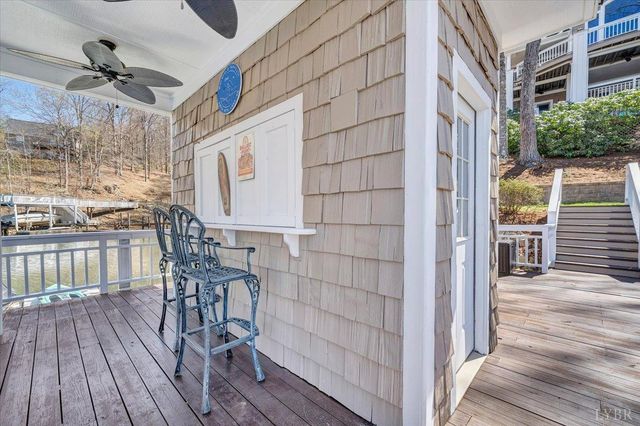 150 Waterwood Drive, Moneta, VA 24121