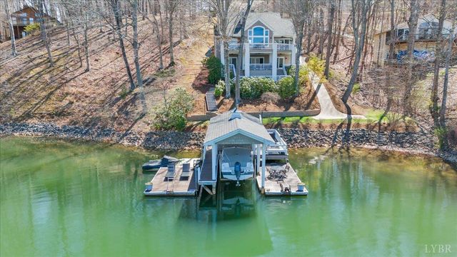 150 Waterwood Drive, Moneta, VA 24121