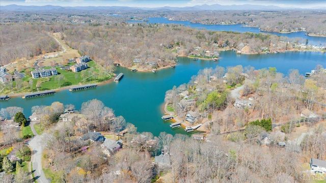 150 Waterwood Drive, Moneta, VA 24121