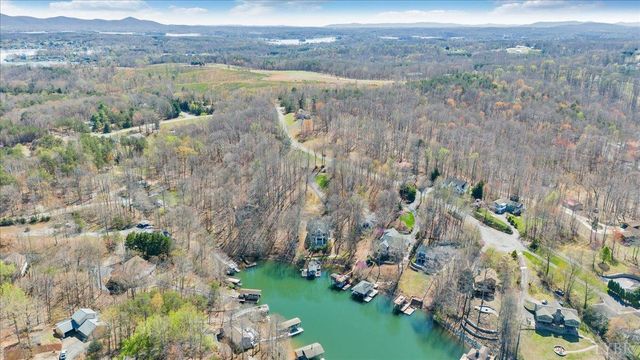 150 Waterwood Drive, Moneta, VA 24121