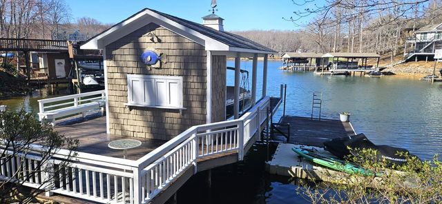 150 Waterwood Drive, Moneta, VA 24121