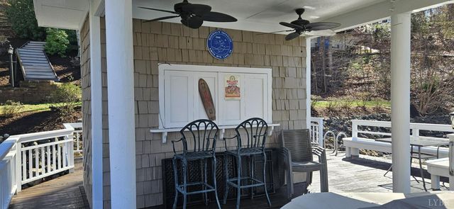 150 Waterwood Drive, Moneta, VA 24121