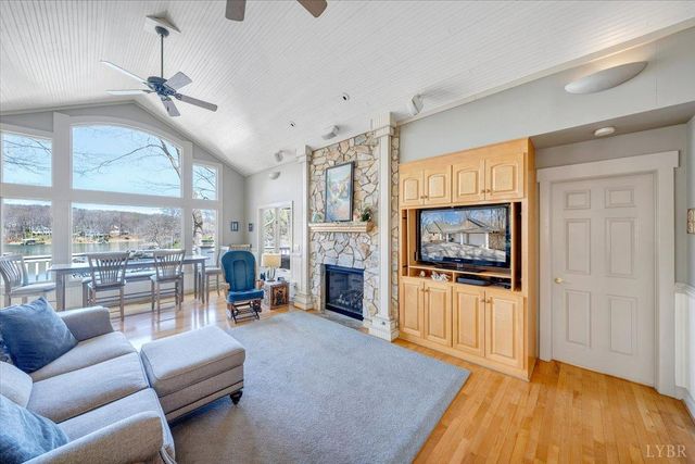 150 Waterwood Drive, Moneta, VA 24121