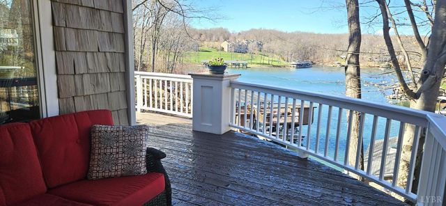 150 Waterwood Drive, Moneta, VA 24121