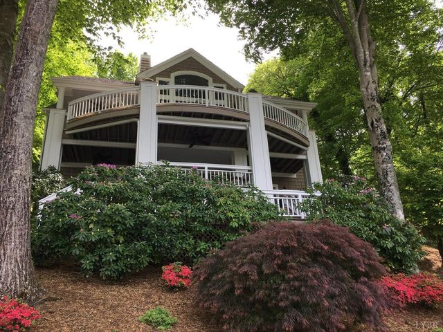 150 Waterwood Drive, Moneta, VA 24121