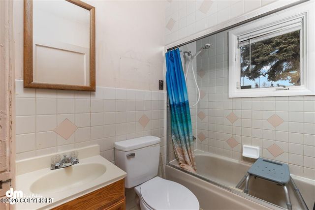 1102 W 29th Place, Anchorage, AK 99503