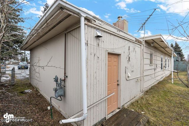 1102 W 29th Place, Anchorage, AK 99503