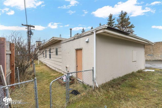 1102 W 29th Place, Anchorage, AK 99503