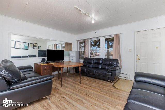 1102 W 29th Place, Anchorage, AK 99503