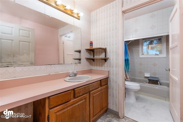 1102 W 29th Place, Anchorage, AK 99503