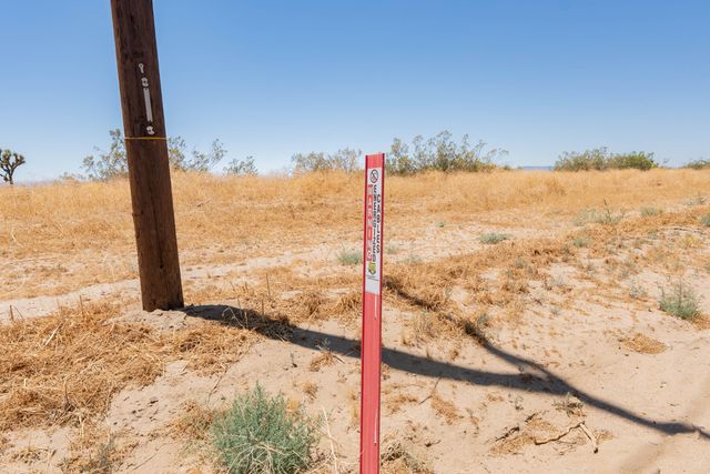 Gaskell Road, Rosamond, CA 93560