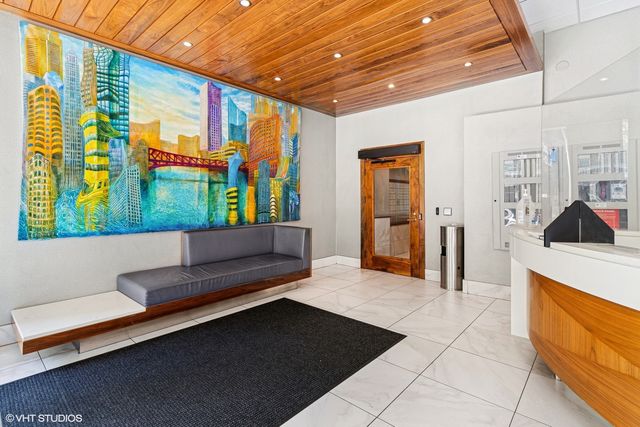 230 E ONTARIO Street 2305, Chicago, IL 60611