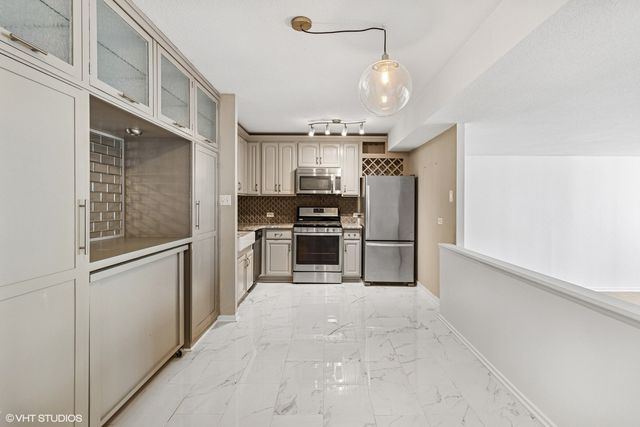 230 E ONTARIO Street 2305, Chicago, IL 60611