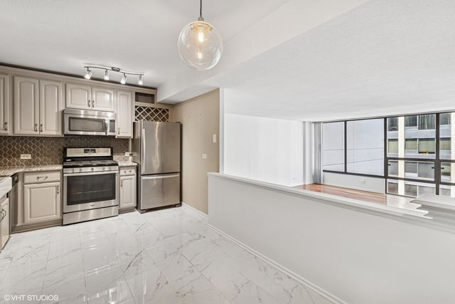 230 E ONTARIO Street 2305, Chicago, IL 60611