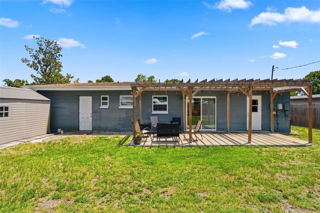 8685 MAGNOLIA DRIVE, Seminole, FL 33777