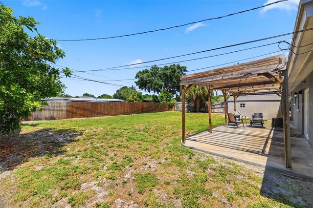8685 MAGNOLIA DRIVE, Seminole, FL 33777