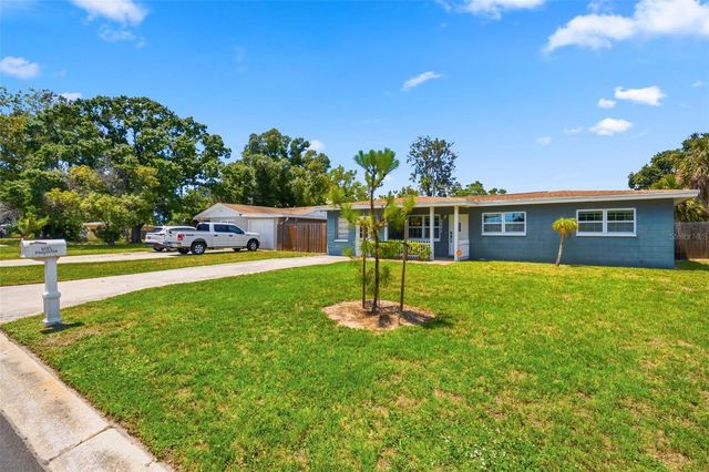 8685 MAGNOLIA DRIVE, Seminole, FL 33777