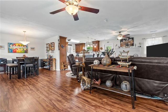 5112 Clear Lake Cir CIR, Virginia Beach, VA 23464