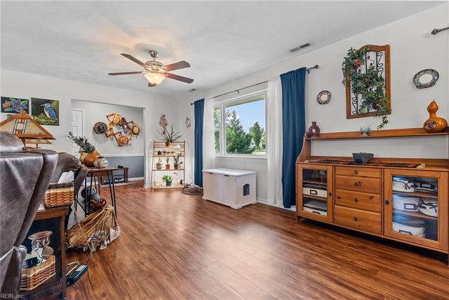 5112 Clear Lake Cir CIR, Virginia Beach, VA 23464