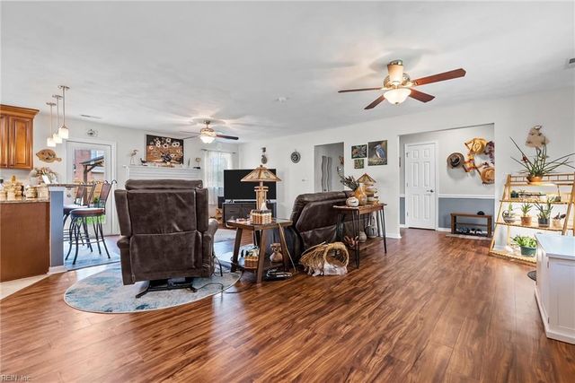5112 Clear Lake Cir CIR, Virginia Beach, VA 23464