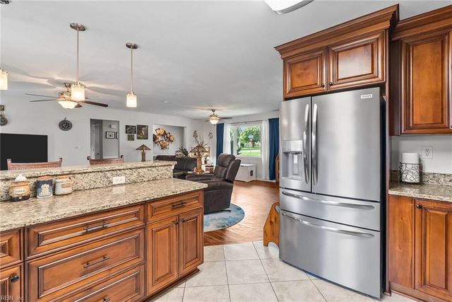 5112 Clear Lake Cir CIR, Virginia Beach, VA 23464