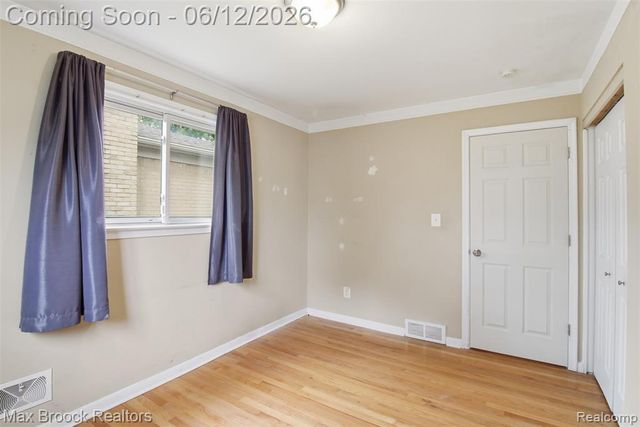 3745 Hayes Street, Wayne, MI 48184