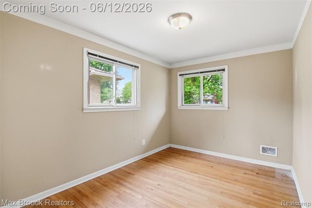 3745 Hayes Street, Wayne, MI 48184