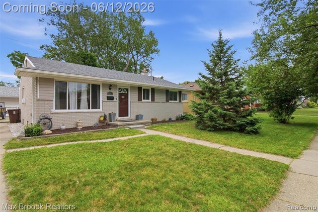 3745 Hayes Street, Wayne, MI 48184