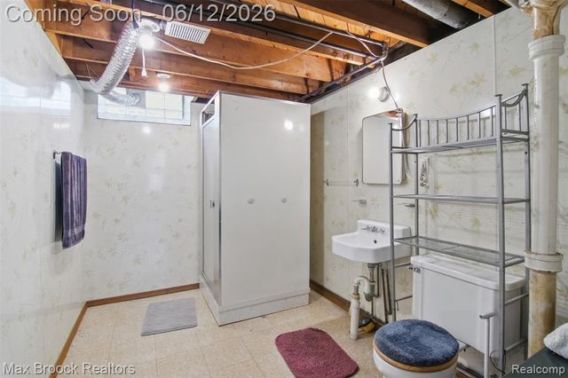 3745 Hayes Street, Wayne, MI 48184