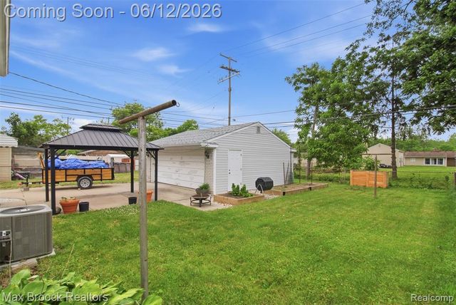3745 Hayes Street, Wayne, MI 48184