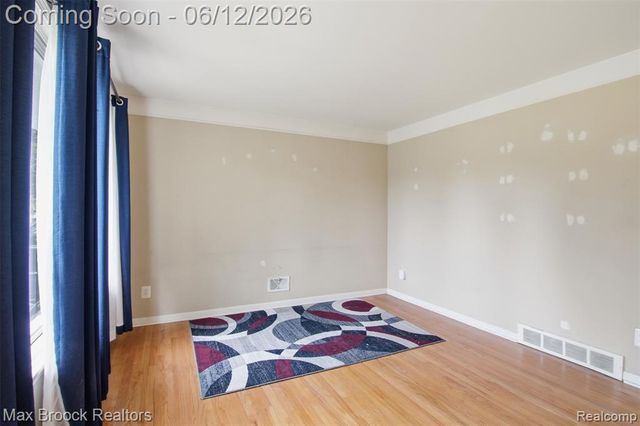 3745 Hayes Street, Wayne, MI 48184