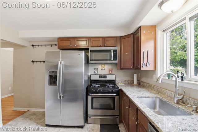3745 Hayes Street, Wayne, MI 48184
