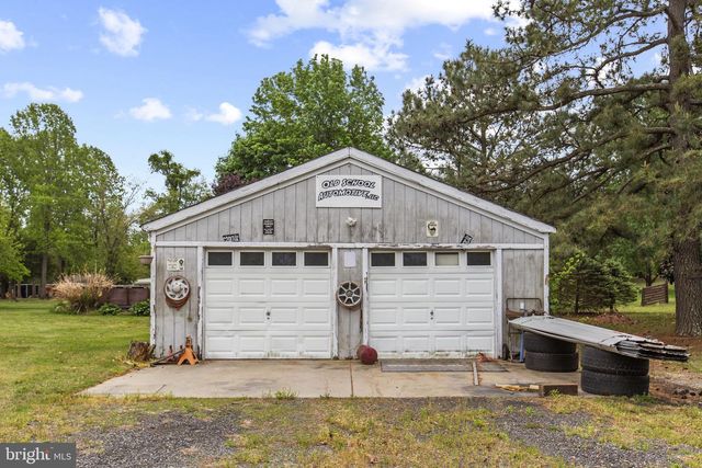 154 WORRELL LN, Colonial Beach, VA 22443