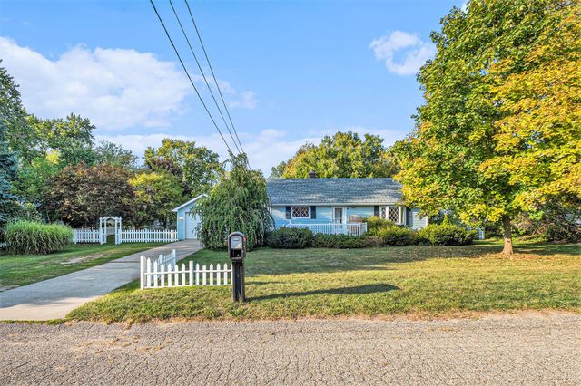 281 Ronald Street NE, Cedar Springs, MI 49319