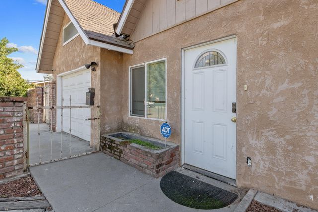 1408 N Park Street, Visalia, CA 93291