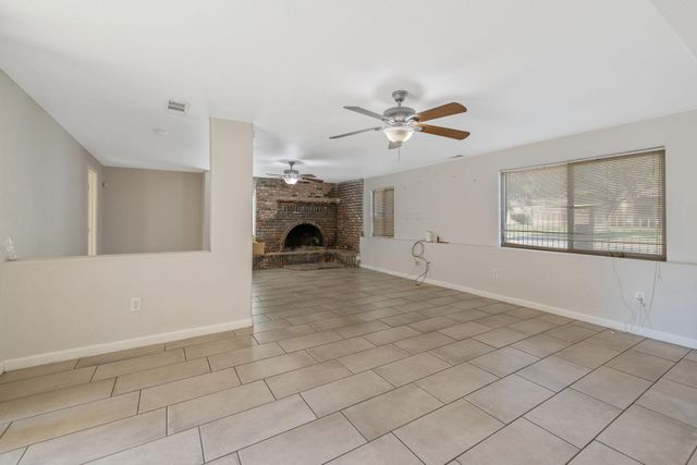 1408 N Park Street, Visalia, CA 93291