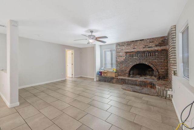 1408 N Park Street, Visalia, CA 93291