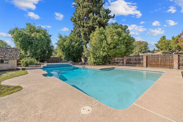 1408 N Park Street, Visalia, CA 93291