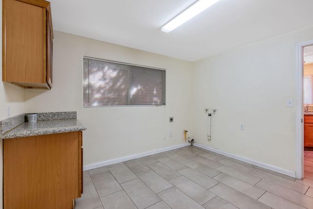 1408 N Park Street, Visalia, CA 93291