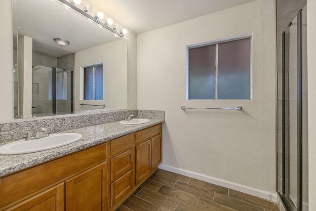 1408 N Park Street, Visalia, CA 93291