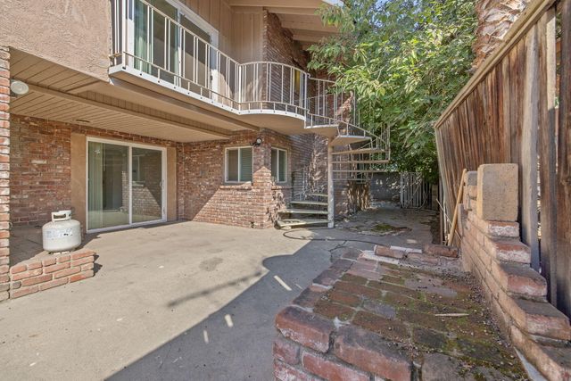 1408 N Park Street, Visalia, CA 93291