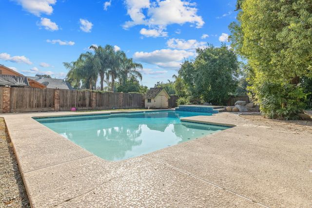 1408 N Park Street, Visalia, CA 93291