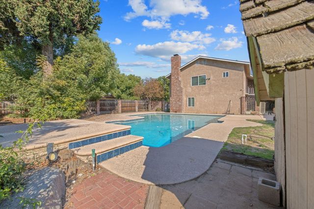 1408 N Park Street, Visalia, CA 93291