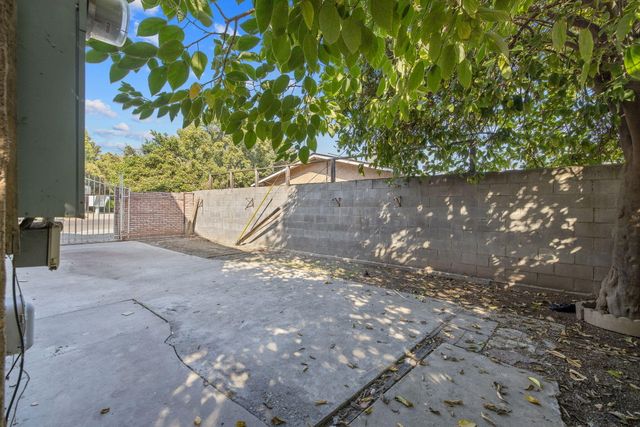 1408 N Park Street, Visalia, CA 93291