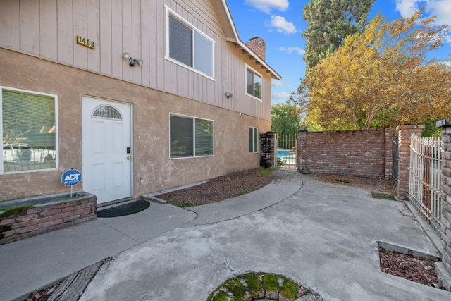 1408 N Park Street, Visalia, CA 93291