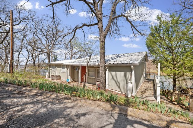 248 Lakeside Drive, Bowie, TX 76230