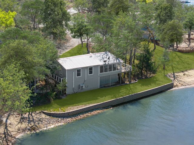 248 Lakeside Drive, Bowie, TX 76230
