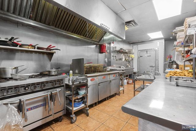 550 Bloomfield Avenue, Verona, NJ 07044