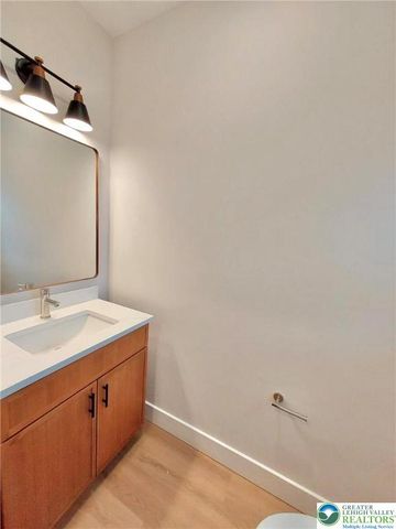 920 Centre Street, Easton, PA 18042