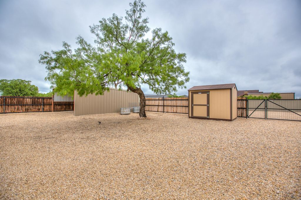 Image 30 of property listing at 8483 Puma Court, San Angelo, TX 76901